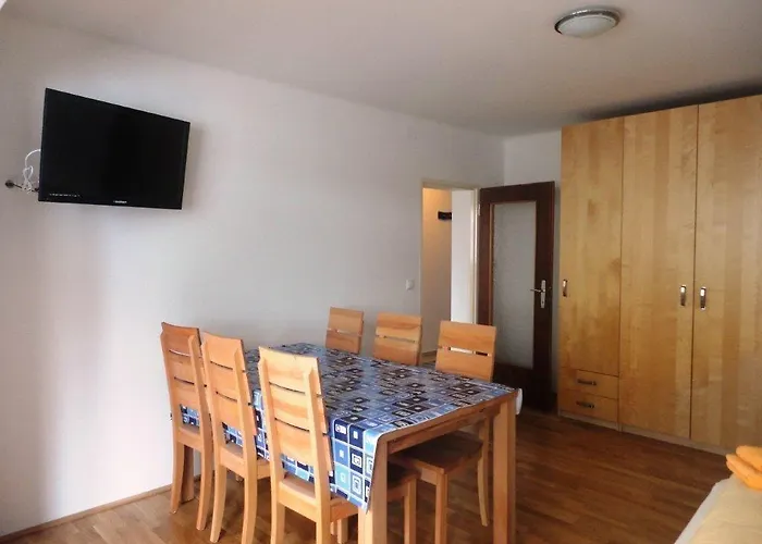 Valerie ザールバッハ・ヒンターグレム